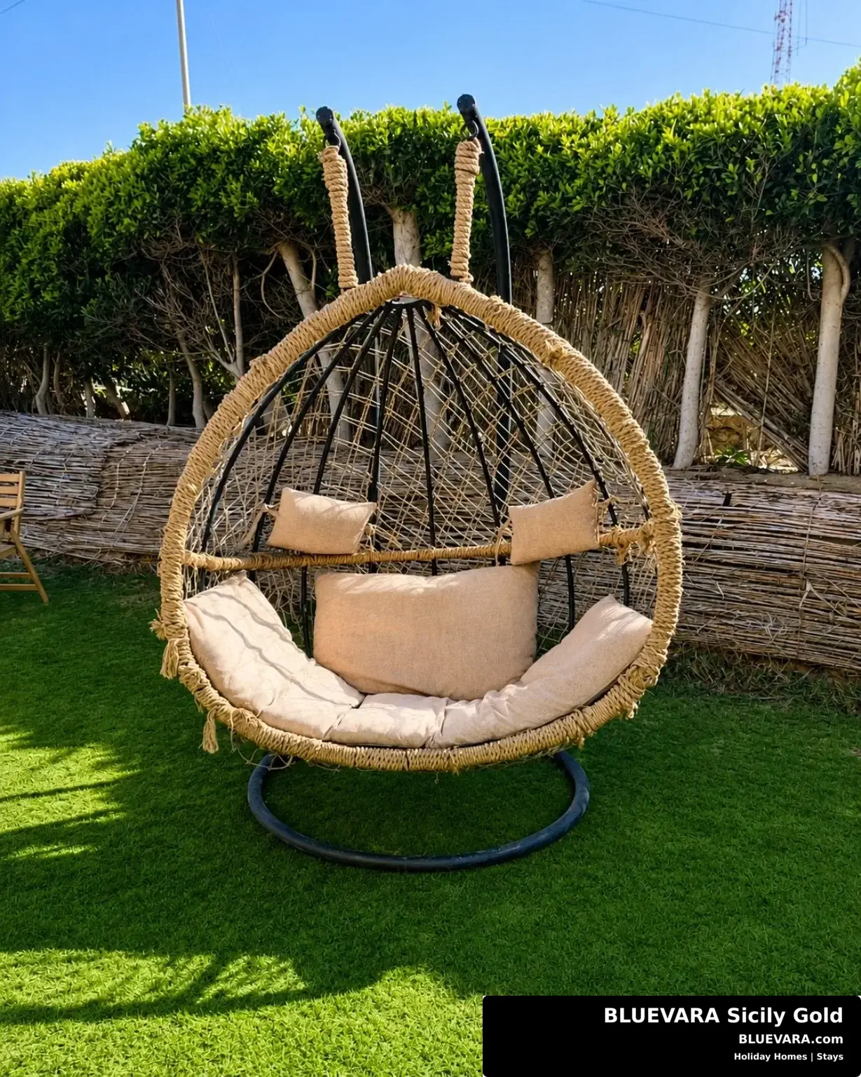 Hanging egg chair