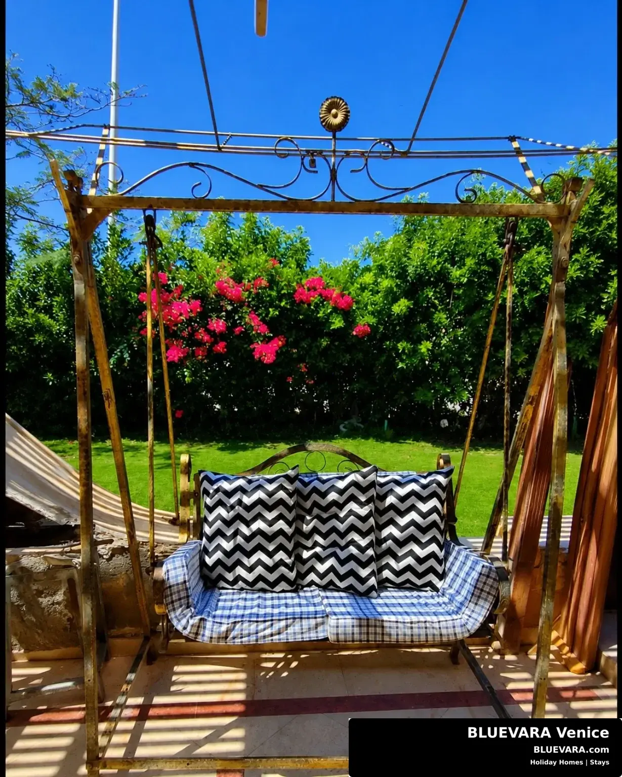 Garden swing